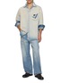 模特儿示范图 - 点击放大 - MM6 MAISON MARGIELA - Long Sleeve Light Wash Torn Pocket Denim Shirt