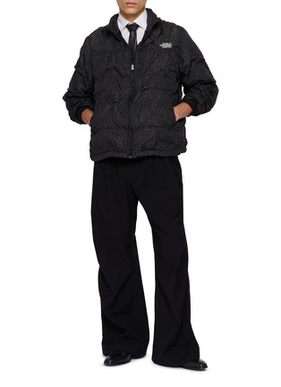 模特儿示范图 - 点击放大 - DOUBLET - Crinkle Quilted Down Jacket