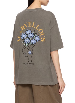 背面 - 点击放大 - MO&CO. - X MOOMIN Floral Print T-Shirt