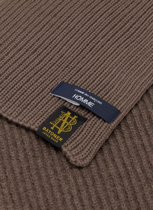 细节 - 点击放大 - COMME DES GARÇONS HOMME - x Batoner Wool Full Cardigan Scarf