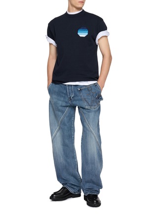 模特儿示范图 - 点击放大 - FDMTL - Octa T-Shirt