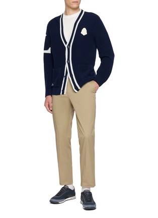 模特儿示范图 - 点击放大 - LACOSTE - Contrast Intarsia V-Neck Cardigan