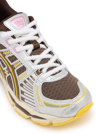 细节 - 点击放大 - ASICS - x VANDYTHEPINK Gel-Kayano 12.1 Unisex Sneakers