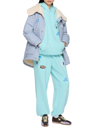 模特儿示范图 - 点击放大 - HALFWAY NATIVE - Mojave Embellished Appliqué Sweatpants