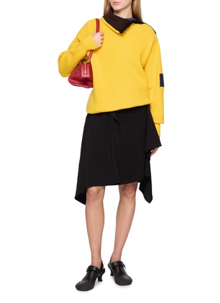 模特儿示范图 - 点击放大 - LOEWE - Side Zip High Neck Knit Sweater