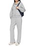 模特儿示范图 - 点击放大 - BEYOND YOGA - LuxeFleece Hooded Full-Zip Jacket