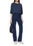 模特儿示范图 - 点击放大 - BEYOND YOGA - Studio Luxe Cropped Long Sleeve T-Shirt