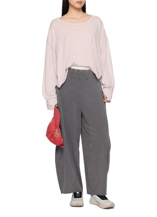 模特儿示范图 - 点击放大 - FP MOVEMENT - Hot Shot Easy Wide Leg Pants