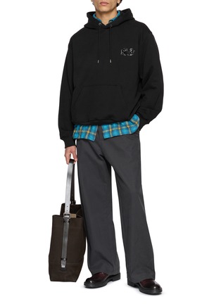模特儿示范图 - 点击放大 - SOLID HOMME - Logo Print Hoodie