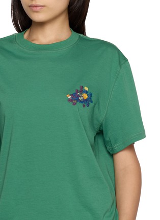  - FAFAMOON - Floral Embroidered T-Shirt