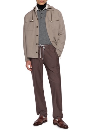 模特儿示范图 - 点击放大 - ELEVENTY - Single Pleat Garment Dyed Cotton Stretch Jogger Pants