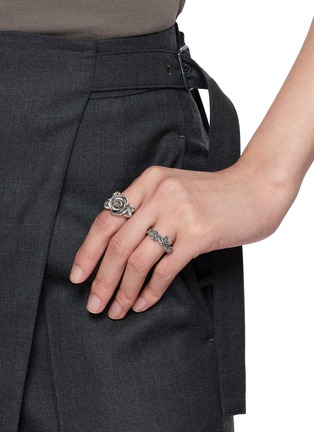 模特儿示范图 - 点击放大 - EMANUELE BICOCCHI - Blooming Rose Sterling Silver Ring