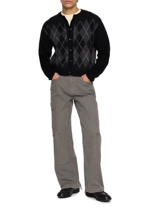 模特儿示范图 - 点击放大 - TONYWACK - Brushed Argyle Knit Cardigan