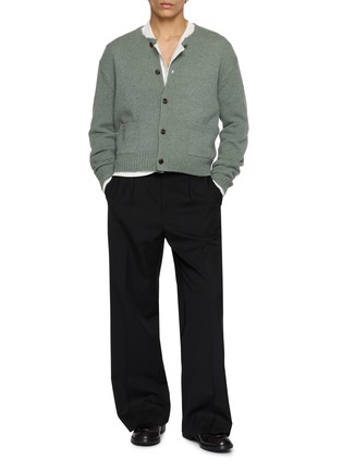模特儿示范图 - 点击放大 - TONYWACK - Raw Edge Neck Wool Cardigan