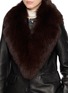 模特儿示范图 - 点击放大 - YVES SALOMON - Fox Fur Silk Collar Scarf
