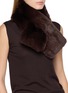 模特儿示范图 - 点击放大 - YVES SALOMON - Rex Fur Scarf