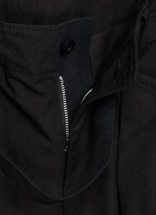  - SACAI - Stacked Hybrid Cargo Short Pants
