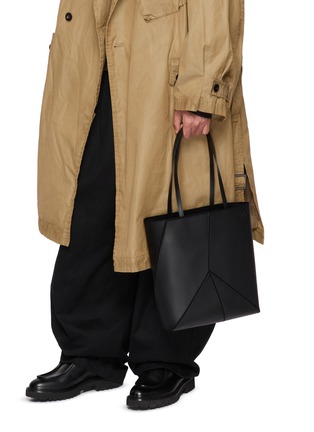 模特儿示范图 - 点击放大 - DISCORD YOHJI YAMAMOTO - Panel Leather Tote Bag