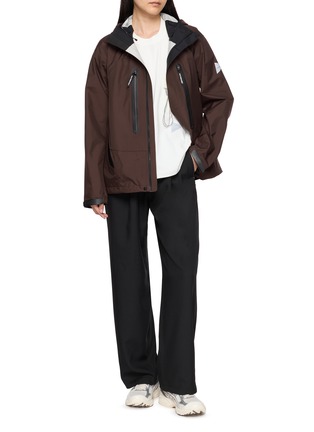 模特儿示范图 - 点击放大 - AND WANDER - PE Melange Twill Wide Pants