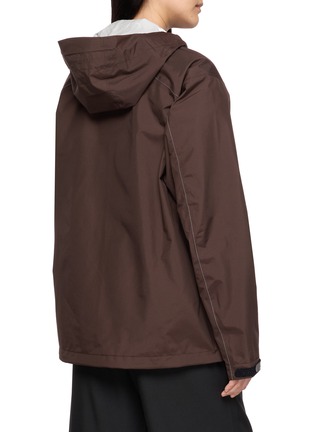 背面 - 点击放大 - AND WANDER - 2.5L Hiker Rain Jacket