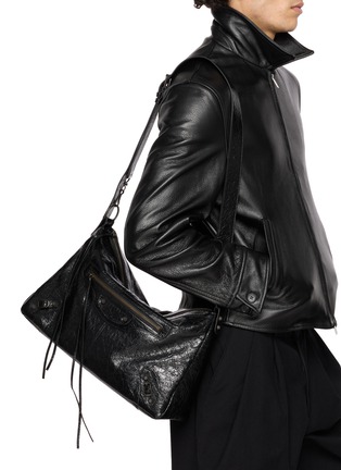 模特儿示范图 - 点击放大 - BALENCIAGA - Medium Le City Moto Leather Bag