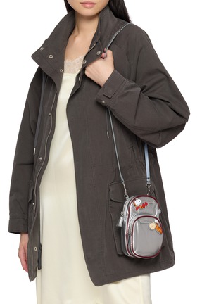 模特儿示范图 - 点击放大 - ANYA HINDMARCH - X Peanuts Space Snoopy Essentials Cross-body