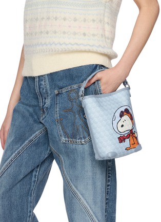 正面 -点击放大 - ANYA HINDMARCH - X Peanuts Space Snoopy I Am A Plastic Bag Mini Bucket