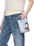 正面 -点击放大 - ANYA HINDMARCH - X Peanuts Space Snoopy I Am A Plastic Bag Mini Bucket