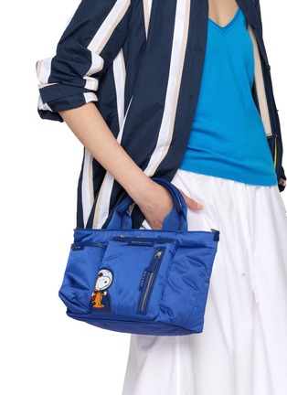 正面 -点击放大 - ANYA HINDMARCH - X Peanuts Space Snoopy E/W Mini Tote Bag