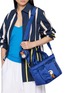 模特儿示范图 - 点击放大 - ANYA HINDMARCH - X Peanuts Space Snoopy E/W Mini Tote Bag