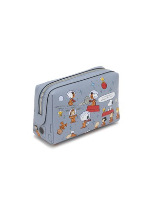 模特儿示范图 - 点击放大 - ANYA HINDMARCH - X Peanuts All Over Space Snoopy Mission Essentials Pouch
