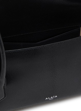 细节 - 点击放大 - ALAÏA - 中号 TECKEL FLAP 皮革单肩包