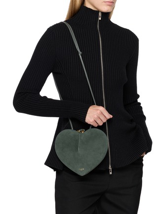 模特儿示范图 - 点击放大 - ALAÏA - Le Coeur Leather Crossbody Bag