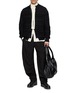 模特儿示范图 - 点击放大 - THE VIRIDI-ANNE - Tie-Neck Double-Pocket Shirt