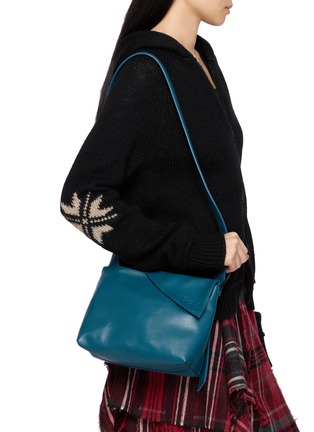 模特儿示范图 - 点击放大 - DISCORD YOHJI YAMAMOTO - Veil Leather Shoulder Bag