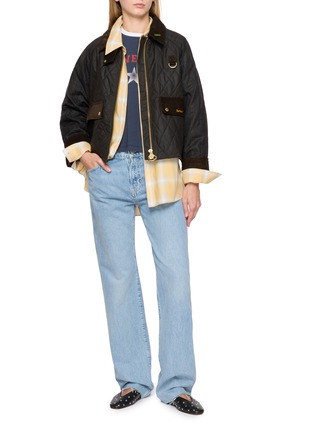 模特儿示范图 - 点击放大 - BARBOUR - Icons Tartan Quilted Spey Wax Jacket