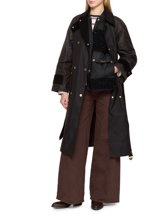 模特儿示范图 - 点击放大 - BARBOUR - Ampleforth Fleece Gilet