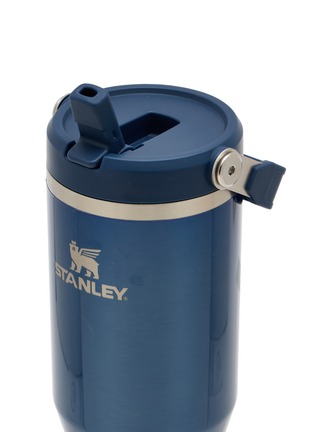 细节 –点击放大 - STANLEY - The IceFlow™ Flip Straw 2.0 Tumbler 30oz — Glacial Blue Shine