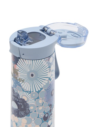 细节 –点击放大 - STANLEY - The Flowstate™ Spring Bottle 20oz — Blue Dream Wildflower