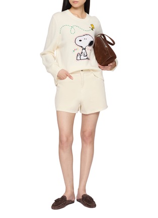 模特儿示范图 - 点击放大 - CHINTI & PARKER - X Peanuts Snoopy Hand Embroidered Knit Sweater