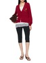 模特儿示范图 - 点击放大 - CHINTI & PARKER - x Peanuts Snoopy Patch Pocket Cardigan