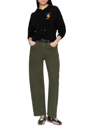 模特儿示范图 - 点击放大 - CHINTI & PARKER - x Peanuts Snoopy Patch Pocket Cardigan
