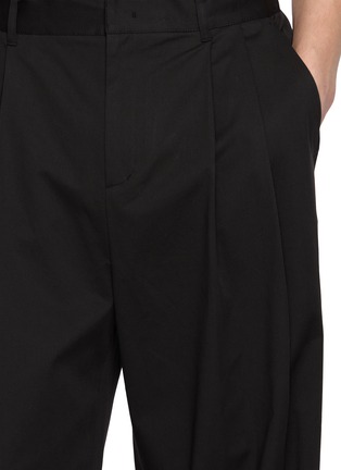  - AMOMENTO - Pleated Curved Leg Pants