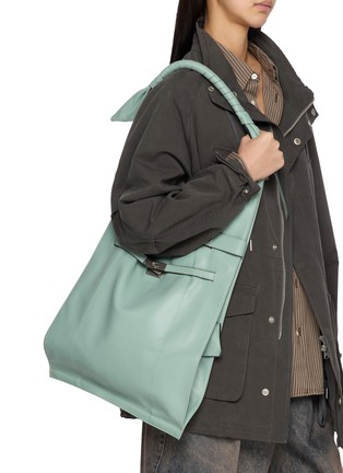 模特儿示范图 - 点击放大 - BEAUTIFUL PEOPLE - Extra Large Bandage Handle Shrink Leather Market Bag