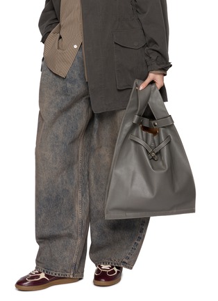 正面 -点击放大 - BEAUTIFUL PEOPLE - Extra Large Bandage Handle Shrink Leather Market Bag