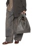 正面 -点击放大 - BEAUTIFUL PEOPLE - Extra Large Bandage Handle Shrink Leather Market Bag