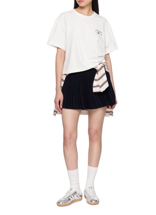 模特儿示范图 - 点击放大 - LACOSTE - Cropped Logo Patch T-Shirt