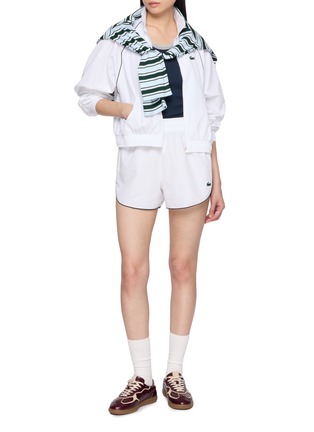模特儿示范图 - 点击放大 - LACOSTE - Contrast Piping Running Shorts