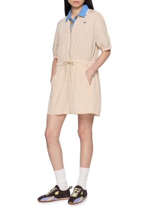 模特儿示范图 - 点击放大 - LACOSTE - Contrast Piping Drawstring Waist Zip Dress