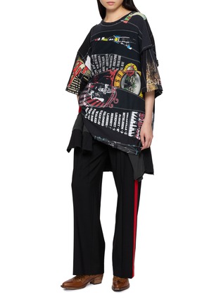 模特儿示范图 - 点击放大 - DISCOVERED - Patchwork Band T-Shirt